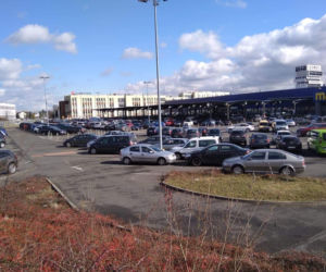 Mieszkańcy Podkarpacia ruszyli do SKLEPÓW!  Tłumy, pełne parkingi, PUSTE PÓŁKI!