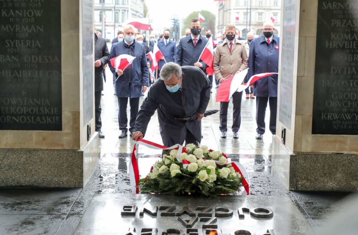 Bronisław Komorowski na obchodach Święta Flagi