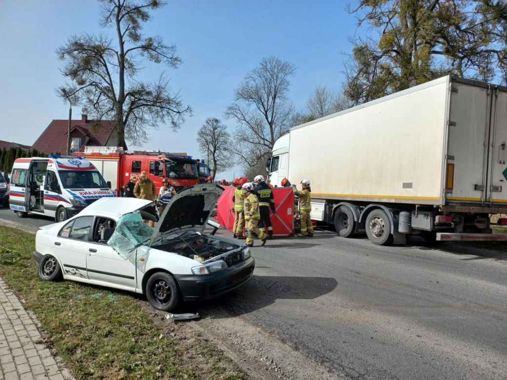 19-latek nie doczekał świąt. Tragedia na zakręcie, nie miał szans z ciężarówką