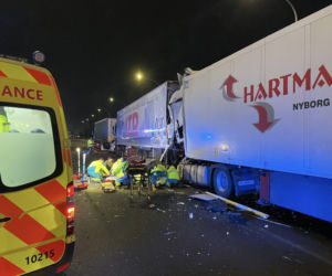 Dramat pod Antwerpią. Polska ciężarówka wbiła się w auta stojące w korku. Kierowcy walczą o życie w szpitalu