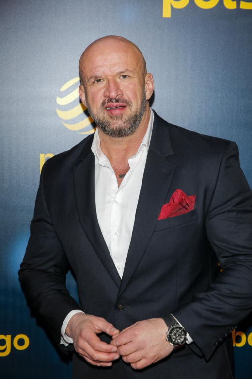 Tomasz Oświeciński filmową gwiazdą produkcji Vegi. Tak celebryta zmieniał się przez lata