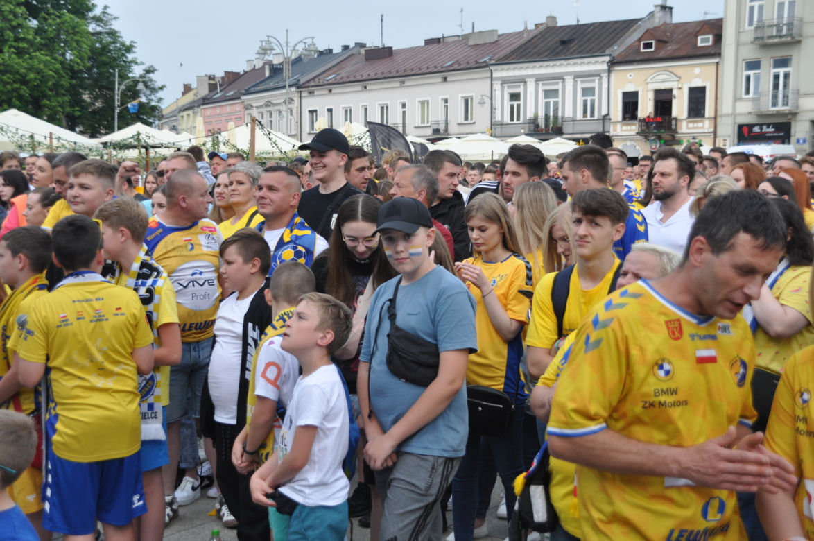 Barlinek Industria Kielce w finale Ligi Mistrzów! Feta w strefie kibiców po zwycięstwie nad Paris Saint-Germain