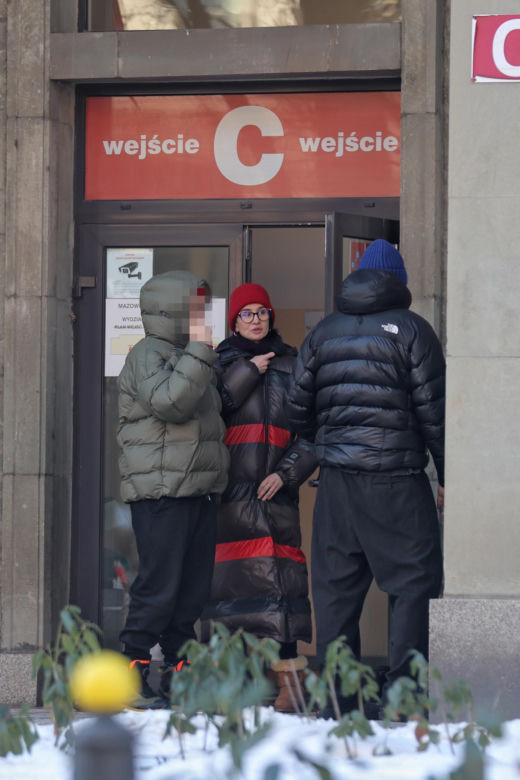Tomasz Karolak  i Viola Kołakowska na spacerze