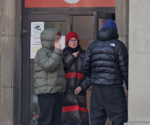 Tomasz Karolak  i Viola Kołakowska na spacerze