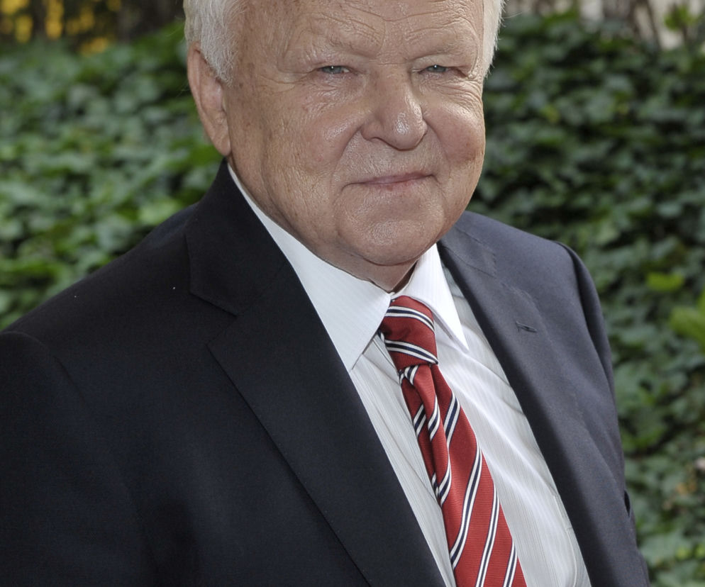 Marian Opania