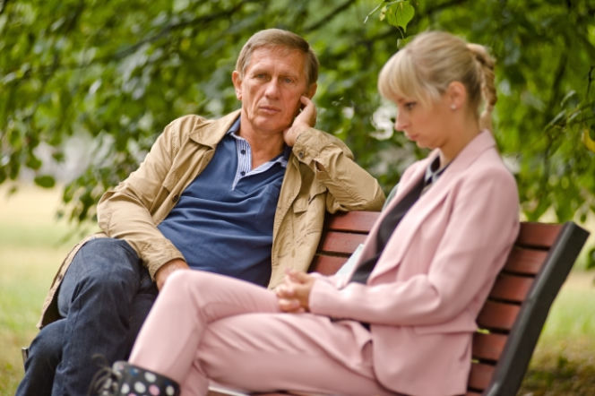 Przepis na życie 5 sezon odcinek 62 (odc. 10). Michał (Jan Englert), Zuza (Magdalena Schejbal)