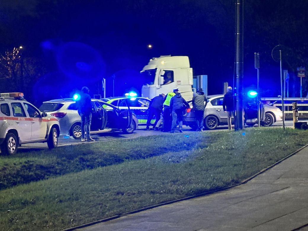 Pościg na Targówku. Na widok policji zaczęli uciekać. Padły strzały