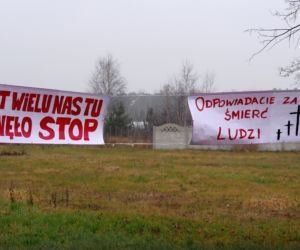 Mieszkańcy nie mogą doprosić się o bezpieczną drogę! WYWIESILI kilometry transparentów 