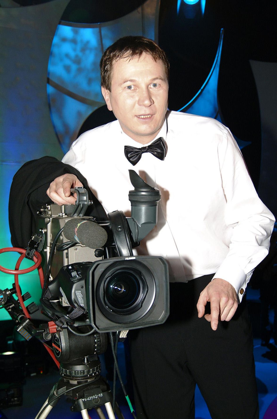 Piotr Cyrwus kiedyś i dziś. Tak przez lata zmieniał się aktor znany z roli Ryśka w "Klanie"