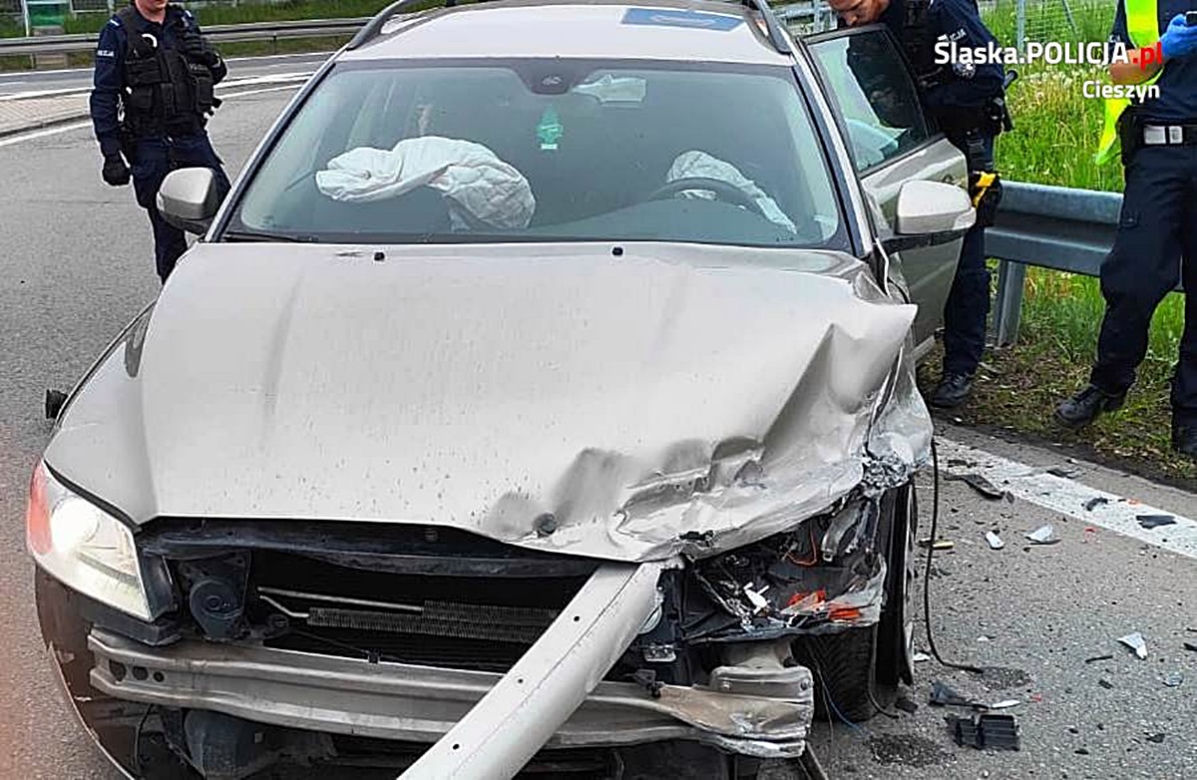 Policyjny pościg za kradzionym samochodem w Ustroniu