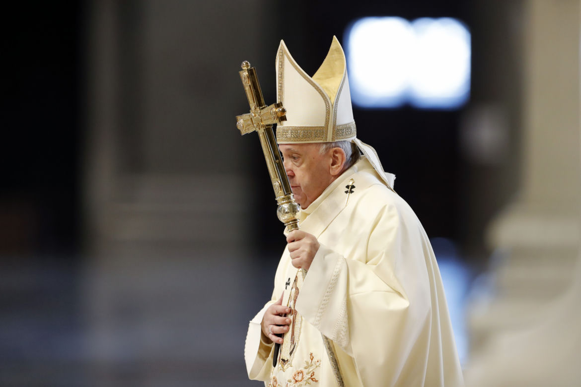 Papież Franciszek pozwala kobietom czytać