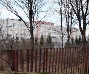 Protest przed szpitalem w Łomzy - NIE dla szpitala zakaźnego