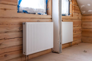 Ogrzewanie podłogowe czy grzejniki? Co wybrać do nowego domu, a co podczas modernizacji? Szczegółowe kosztorysy