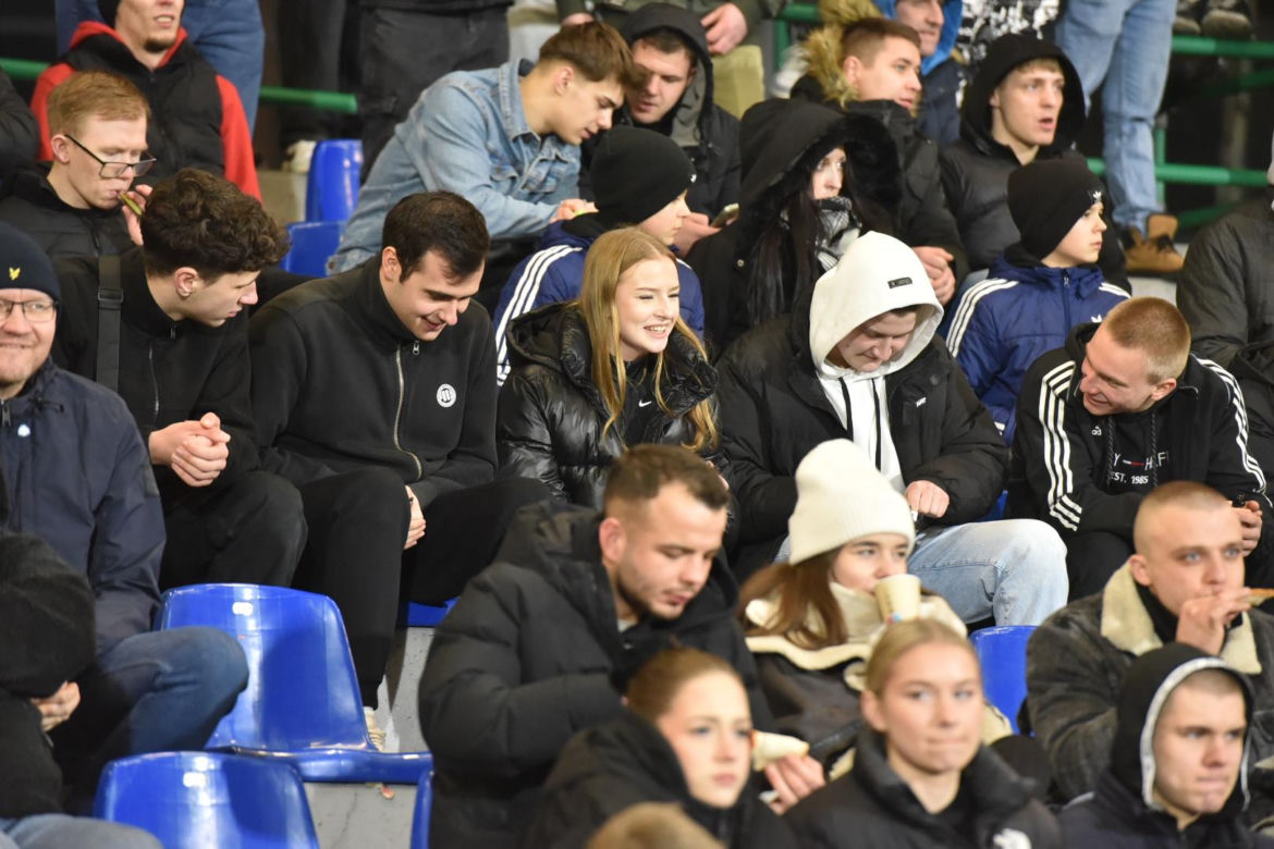 Elana Toruń - Zawisza Bydgoszcz, zdjęcia kibiców i zawodników. Zobacz galerię z derbowego meczu 3. Ligi