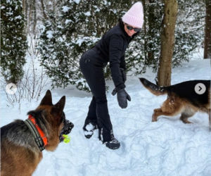 Zima jej nie zatrzymała. Cichopek wygina się na śniegu, a fani nie mogą oderwać wzroku