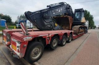 Wystrzelona opona nie przeszkodziła w dalszym transporcie! Do 20 tys. zł kary dla przewoźnika