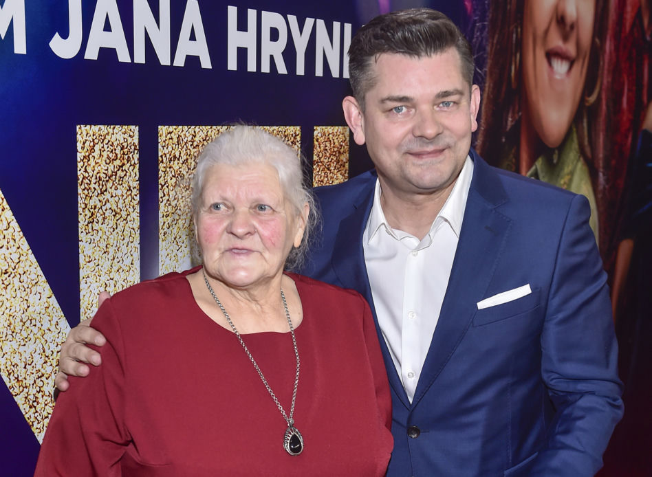 Zenek Martyniuk nie spuszcza mamy z oka 
