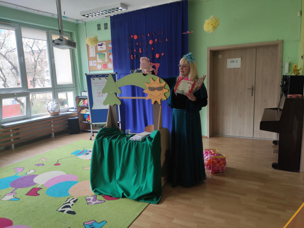 Dzień teatru z Eską, aktorami i radomskimi maluchami
