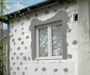 Remont elewacji w pakiecie z ociepleniem. Styropian czy wełna?