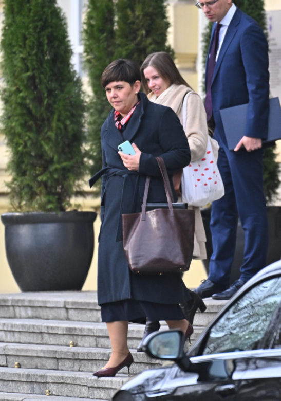Tak kobiety z rządu wystroiły się na pierwsze posiedzenie. Chorosińska królową stylu