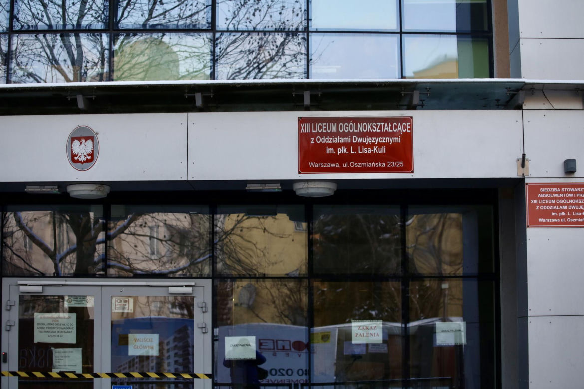 Atak nożownika w szkole na Targówku. Uczeń dźgnął ucznia w policzek 