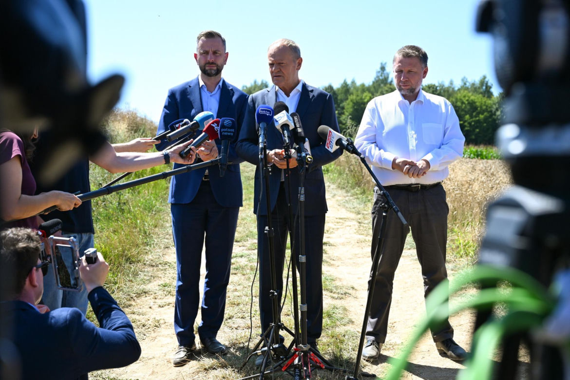 Donald Tusk na miejscu wybuchy na Lubelszczyźnie