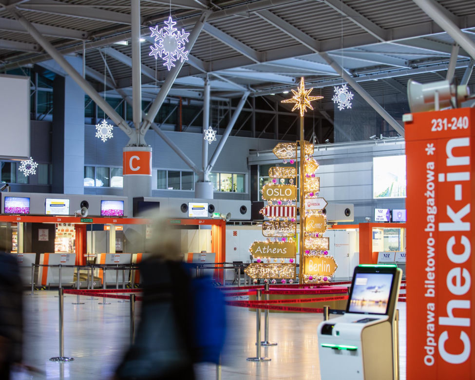 Świąteczna iluminacja na Lotnisku Chopina. Przygotowano wyjątkowe ozdoby