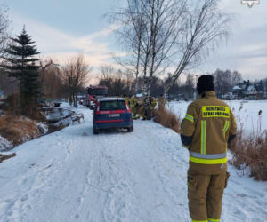 W Wodzisławiu zatonęło auto w jeziorze