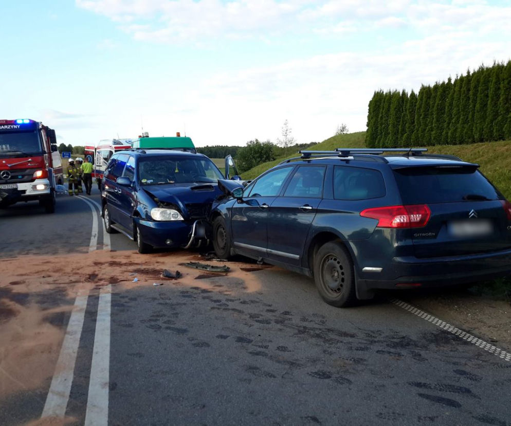 Pomorskie: Czołowe zderzenie i sześcioro rannych! Co ustaliła policja?