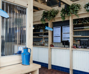 Wnętrze restauracji w stylu rustykalnym