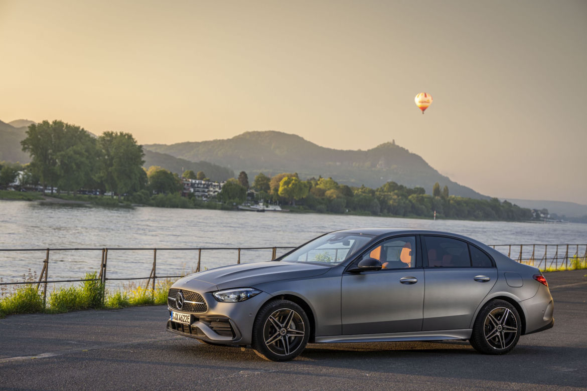 Mercedes-Benz Klasy C 300 e (2022)