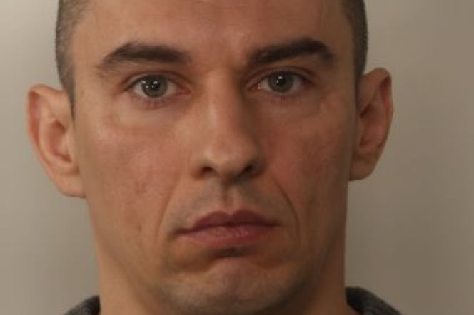 Trzej kibole są poszukiwani przez policję