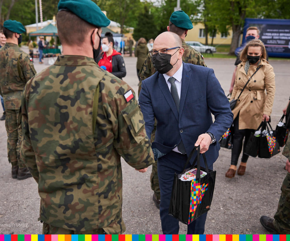 Podlascy żołnierze odebrali podziękowania za pomoc w walce z pandemią [ZDJĘCIA]