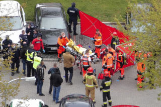 Strzelanina na Gocławiu w Warszawie. Służby wydały pilny komunikat, mieszkańcy wciąż są w szoku [ZDJĘCIA, WIDEO]