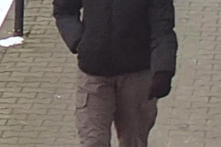 Wrocław. Poszukiwania młodej kobiety podejrzanej o atak na 77-latkę [ZDJĘCIA]