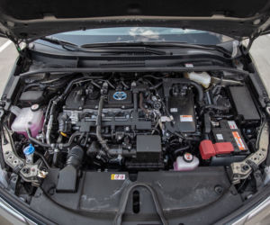 Toyota Corolla Sedan 1.8 Hybrid 122 KM e-CVT vs Hyundai Elantra Style 1.6 MPI 6MT