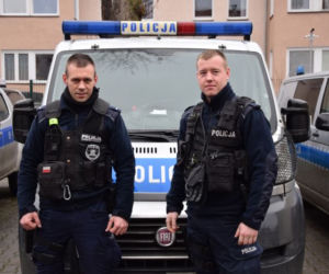 Policjanci uratowali życie desperata