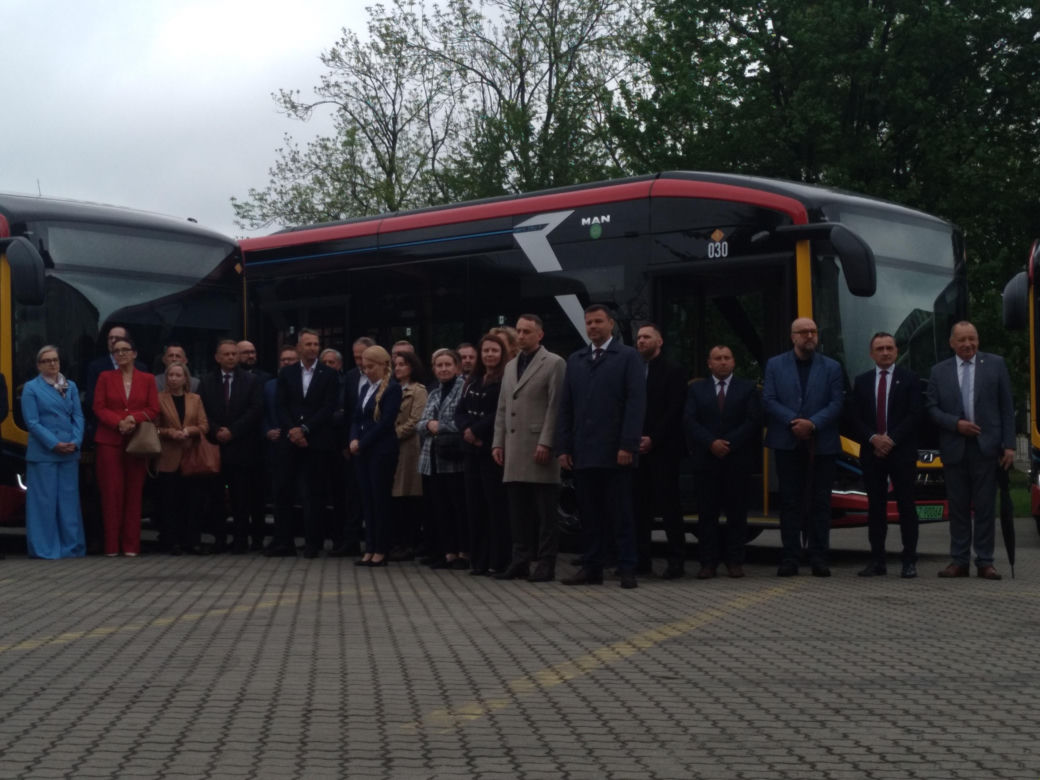 Przekazanie nowych autobusów