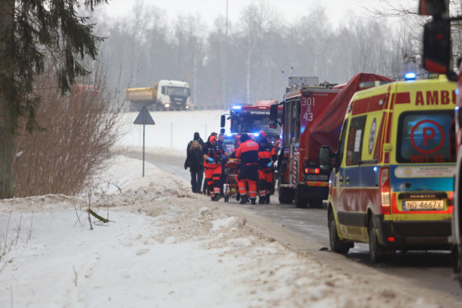 Poważny wypadek na Warmii i Mazurach. Lód paraliżuje region