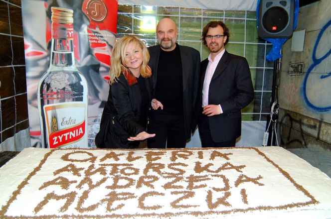 Magda Gessler w prostych włosach?! Ta zdjęcia sławnej restauratorki rozgrzewają internet