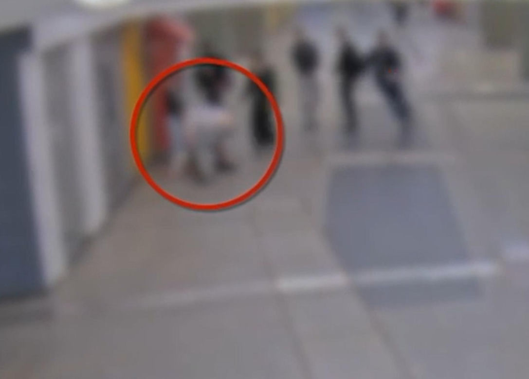 16-latek brutalnie zaatakowany na stacji metra w Warszawie