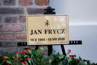Jan Frycz, tak wygląda jego grób