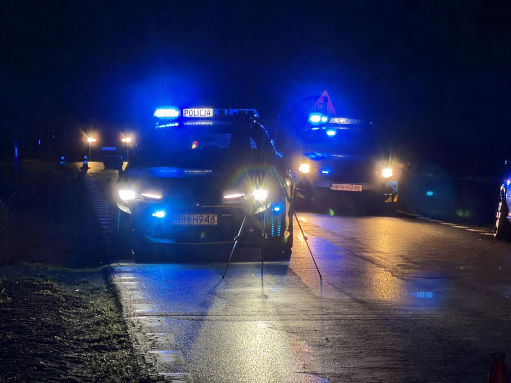 Śmiertelne potrącenie pod Sochaczewem. Kierowca BMW uciekł
