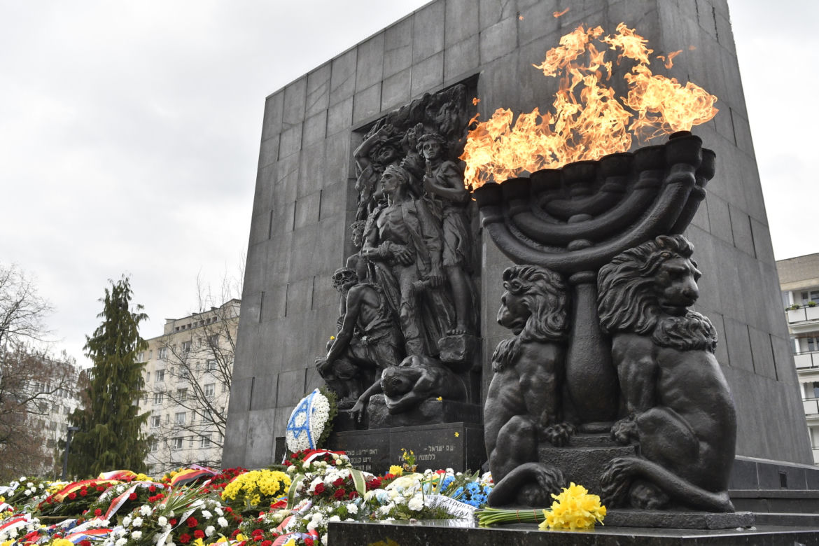 Mocne słowa przed pomnikiem Bohaterów Getta. Obchody 80. rocznicy powstania w getcie warszawskim