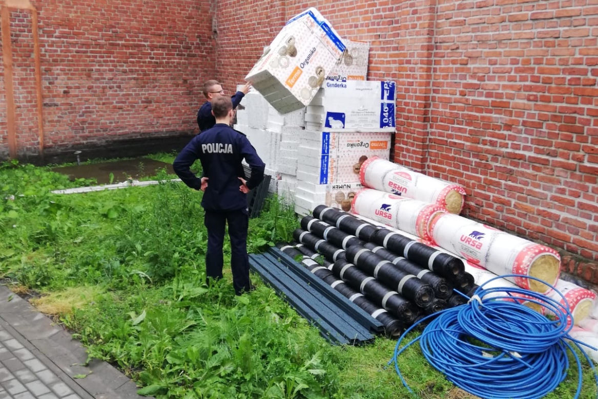 Akcja Policji w gminie Chełmża. "Skarbiec" przestępcy krył wiele tajemnic