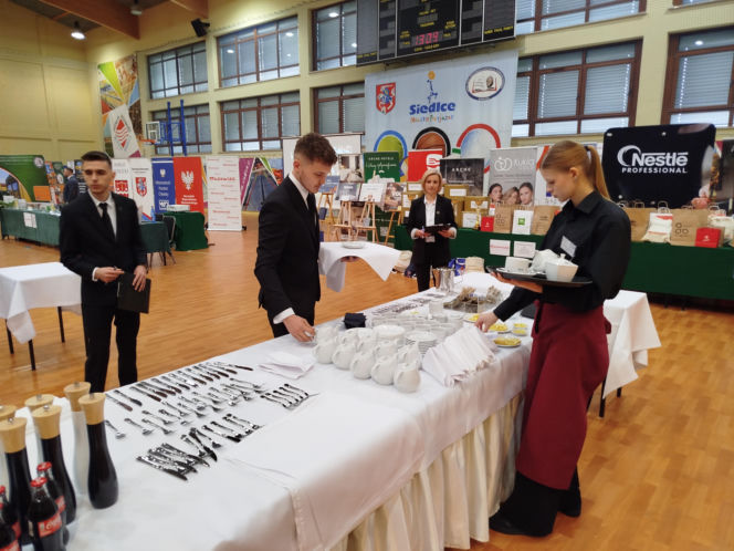 Już po raz ósmy w Siedlcach rywalizowali młodzi kelnerzy z całej Polski