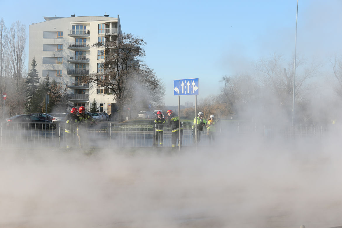 GALERIA-Awaria rury ciepłowniczej na Sadybie w Warszawie