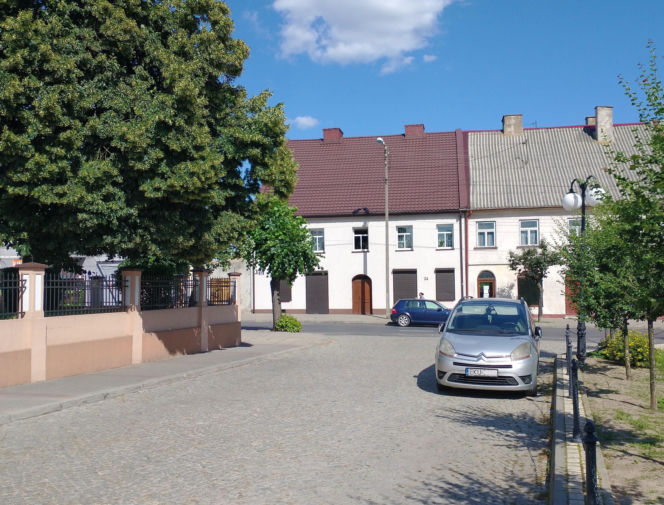 To miasto w woj. łódzkim kiedyś prawie się wyludniło. Dziś jest jednym z najciekawszych w regionie