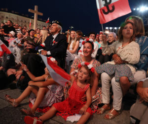 Rodzina Nawrockich śpiewa (nie)zakazane piosenki)