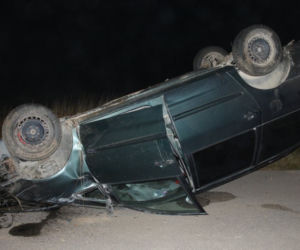 Pijani kierowcy na Podlasiu. Jeden uderzył w liny, drugi dachował [ZDJĘCIA]